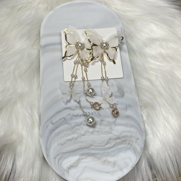 Nasty Gal Butterfly Pearl Tassel Earrings - Picture 7 of 12